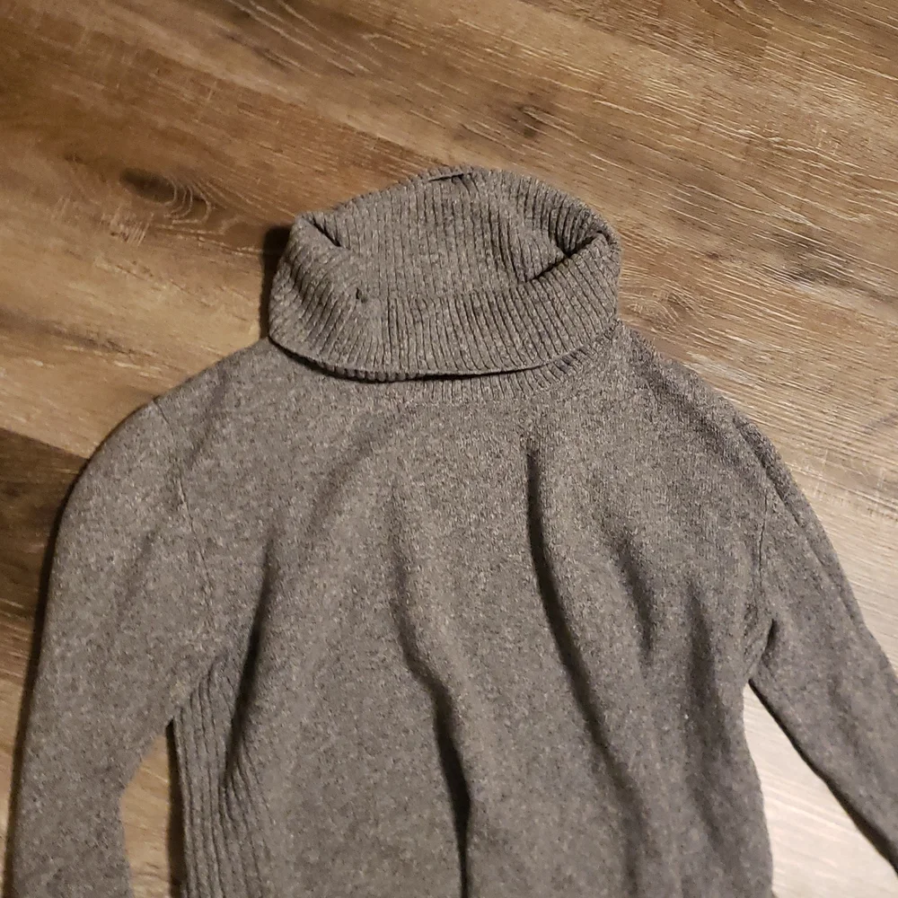 Women's sweater - Picture 2 of 6
